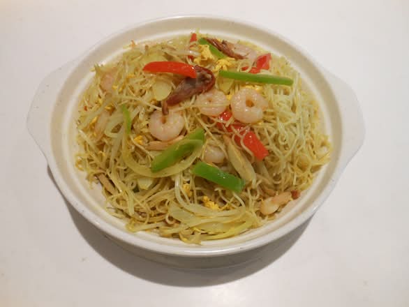 101A. Stir-fried Rice Vermicelli “Singapore” Style 星洲炒米粉